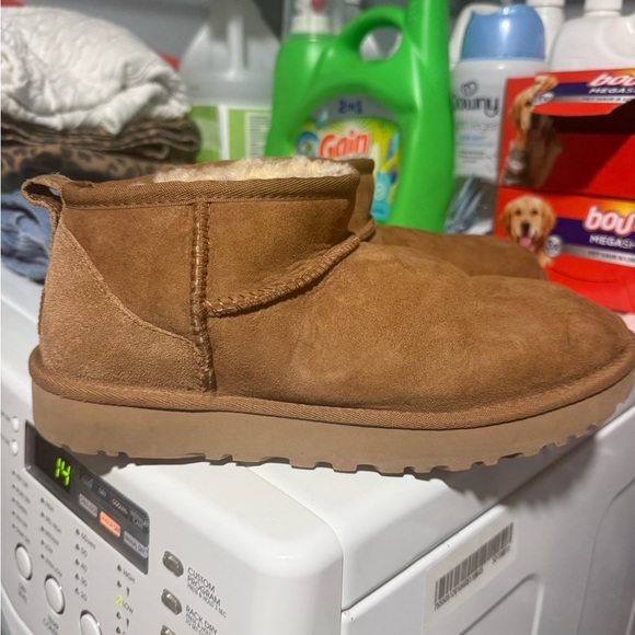 Mini Uggs - Picture 2 of 7